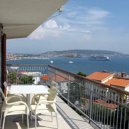 Apartment With Splendid Sea View Trogir Extérieur photo